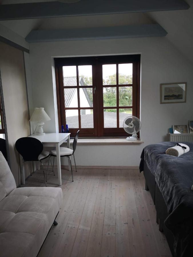 Hvirrekaergaard, Midt I Naturen. 히르츠할즈 외부 사진
